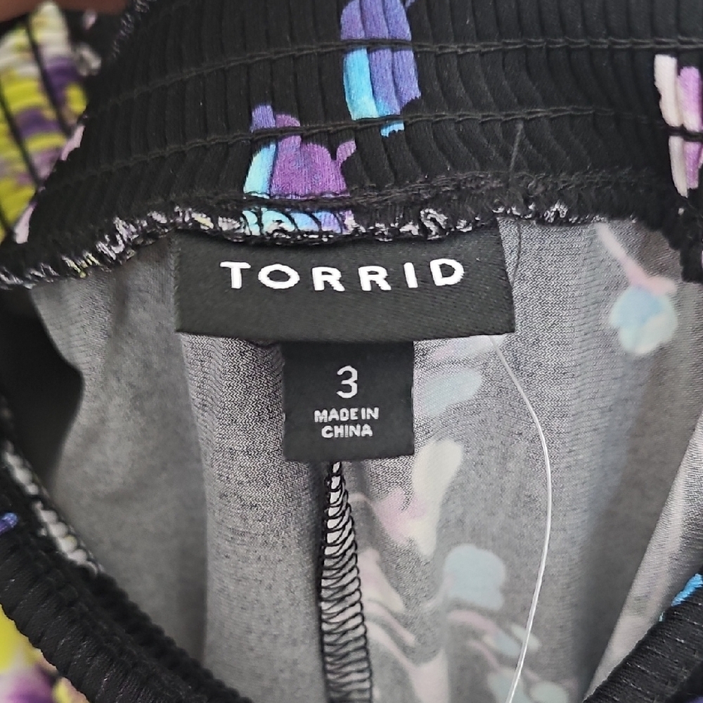 Torrid Black Floral Off The Shoulder Blouse - Picture 2 of 6